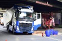 LKW blieb unter Bruecke haengen Koeln Ehrenfeld Innere Kanalstr Hornstr P285